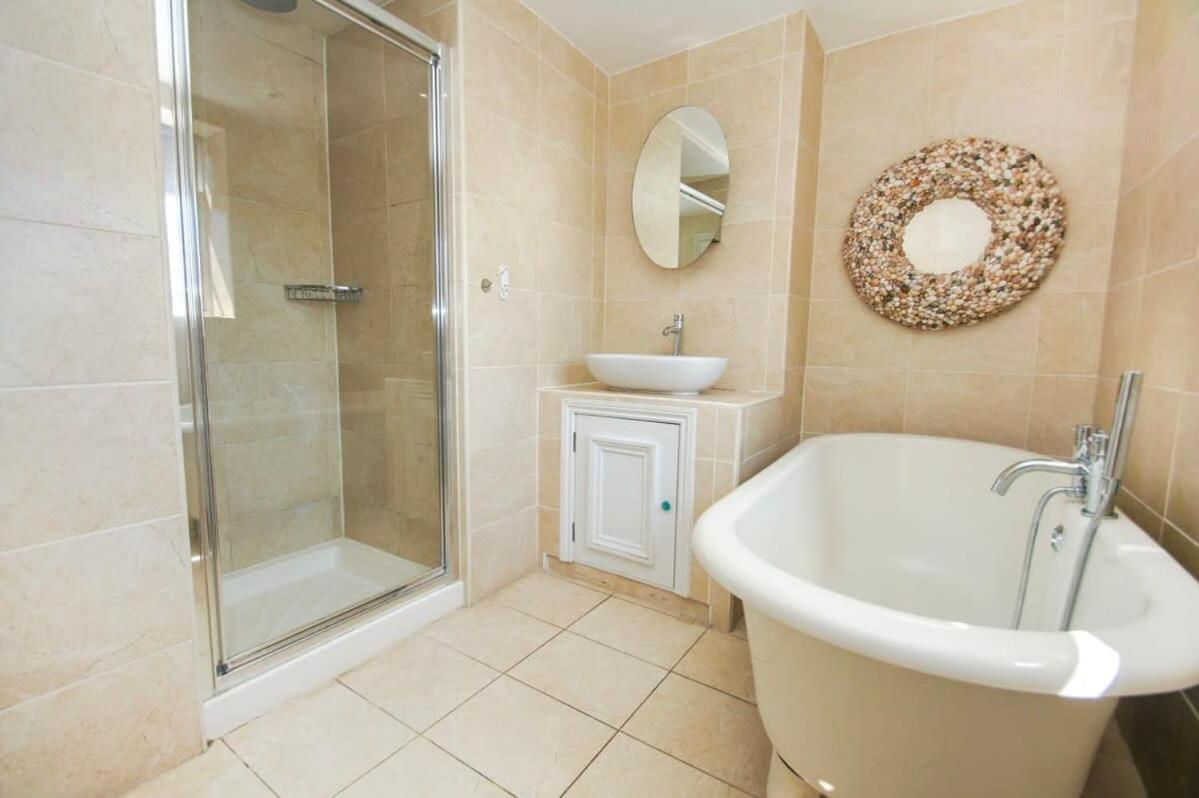 Mermaid Townhouse- By Lets * Hove