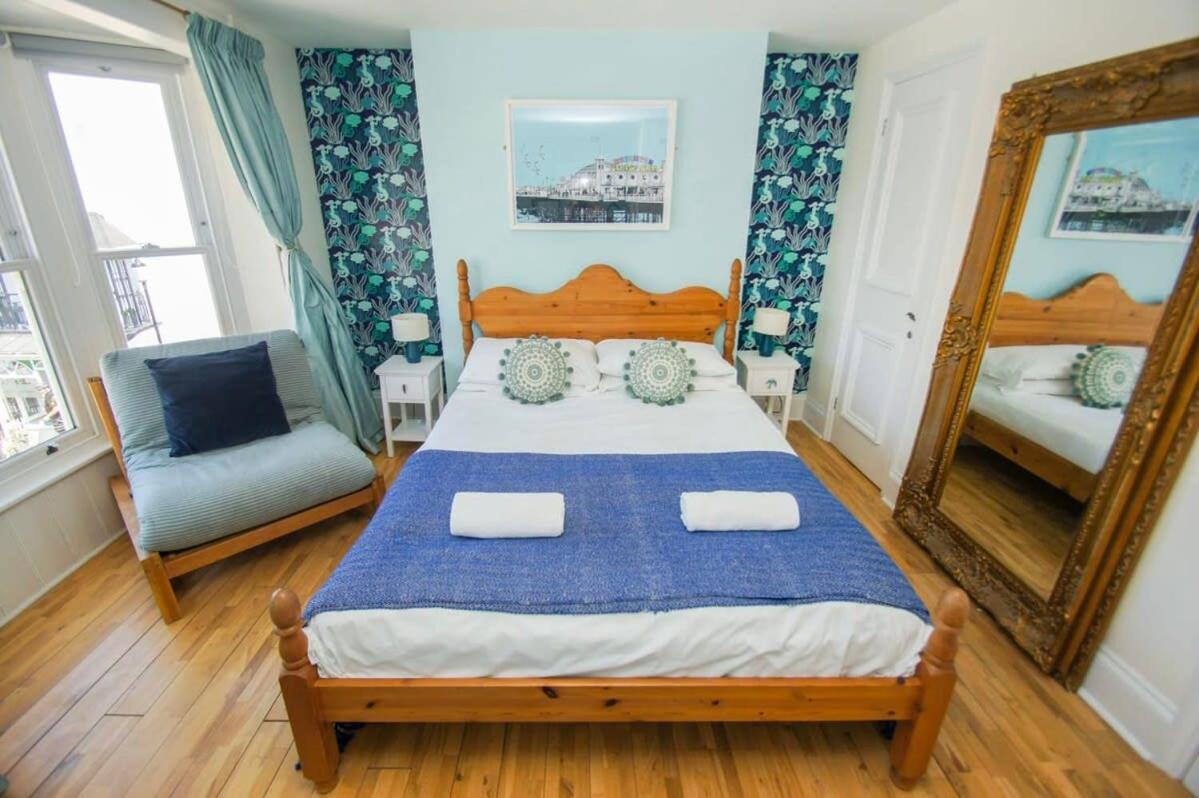Mermaid Townhouse- By Lets * Hove
